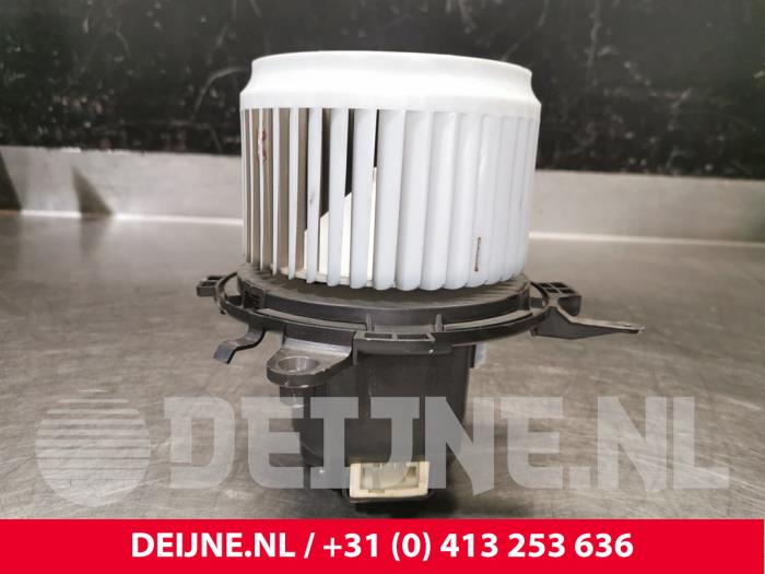 Motor de ventilador de calefactor de un Opel Combo Cargo 1.6 CDTI 75 2019