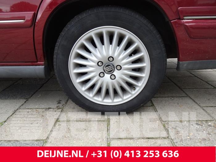 Set of wheels from a Volvo 960 I Estate 2.5i 24V 1995