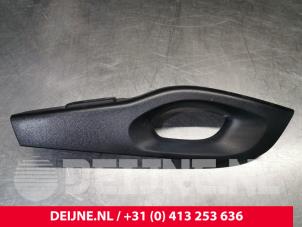 Used Electric window switch Renault Trafic (1FL/2FL/3FL/4FL) 2.0 dCi 16V 120 Price € 24,20 Inclusive VAT offered by van Deijne Onderdelen Uden B.V.