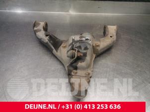 Used Front lower wishbone, left Volkswagen Crafter 2.5 TDI 30/32/35/46/50 Price € 72,60 Inclusive VAT offered by van Deijne Onderdelen Uden B.V.