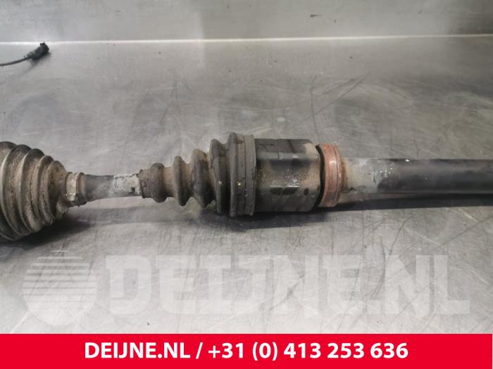 Front drive shaft, right from a Volvo C70 (NK) 2.5 Turbo LPT 20V 1999