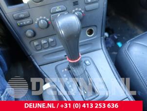 Używane Dzwignia zmiany biegów Volvo V70 (SW) 2.4 20V 140 Cena na żądanie oferowane przez van Deijne Onderdelen Uden B.V.