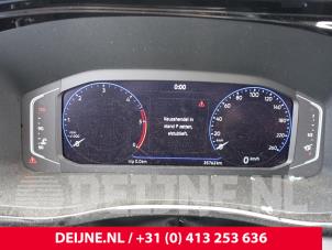 Usagé Compteur Volkswagen Transporter T6 2.0 TDI 150 Prix sur demande proposé par van Deijne Onderdelen Uden B.V.