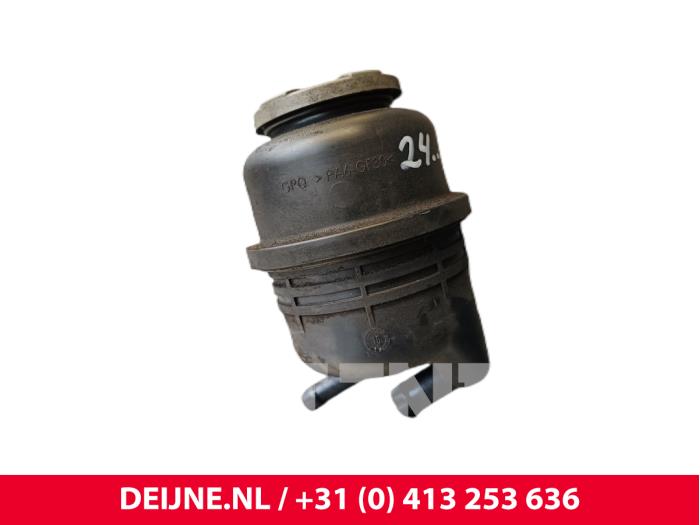 Begagnade Styrservotank Volkswagen Amarok 2.0 TDI 16V 4Motion Pris € 24,20 Inklusive moms erbjuds av van Deijne Onderdelen Uden B.V.