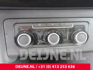 Gebrauchte Heizung Bedienpaneel Volkswagen Amarok 2.0 TDI 16V 4Motion Preis auf Anfrage angeboten von van Deijne Onderdelen Uden B.V.