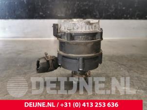 Usagé Pompe à eau Renault Master IV (FV) 2.3 dCi 125 16V FWD Prix € 48,40 Prix TTC proposé par van Deijne Onderdelen Uden B.V.