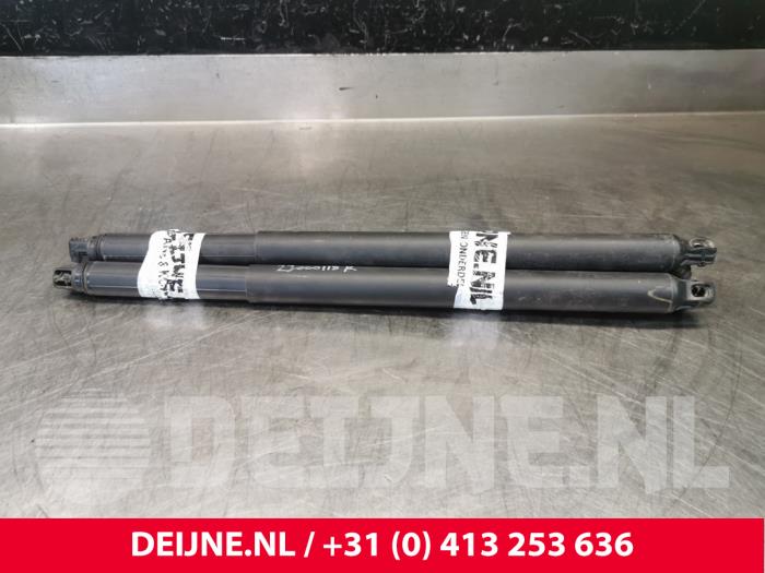 Set of tailgate gas struts Volvo XC90 II 2.0 D5 16V AWD - 31690604 VOLVO