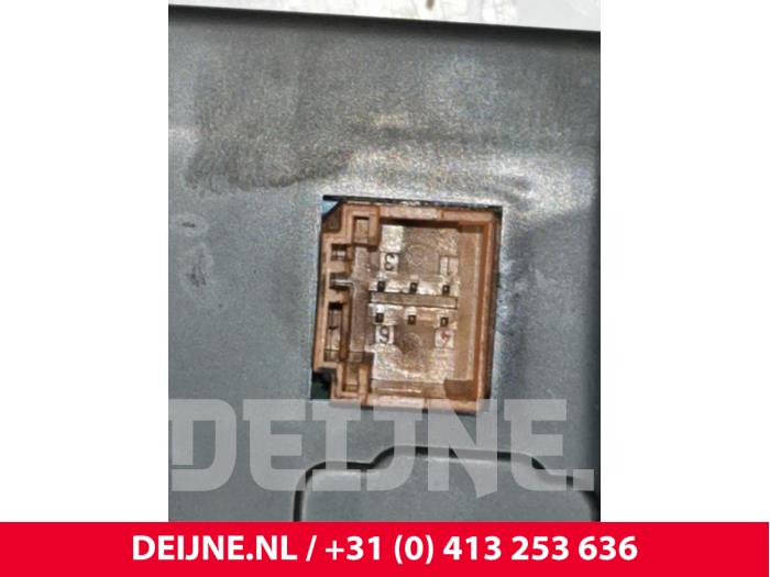Used Interior display Citroen Jumpy 1.6 Blue HDi 95 Price € 181,50 Inclusive VAT offered by van Deijne Onderdelen Uden B.V.