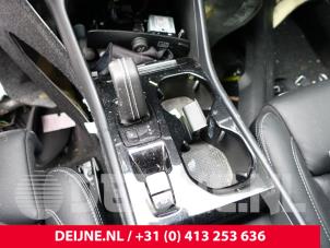 Używane Dzwignia zmiany biegów Volvo XC40 (XZ) 1.5 T3 Plug-in Hybrid 12V Cena na żądanie oferowane przez van Deijne Onderdelen Uden B.V.