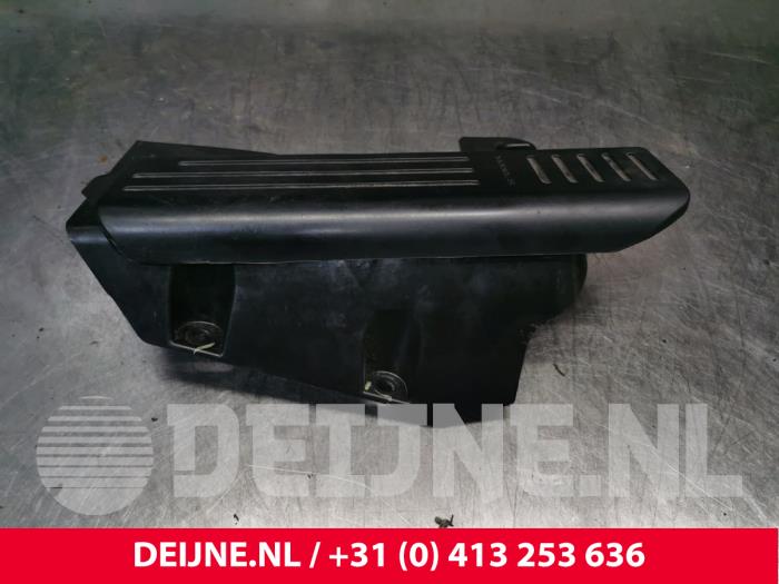 Używane Stopien Tesla Model S 85 Cena € 42,35 Z VAT oferowane przez van Deijne Onderdelen Uden B.V.