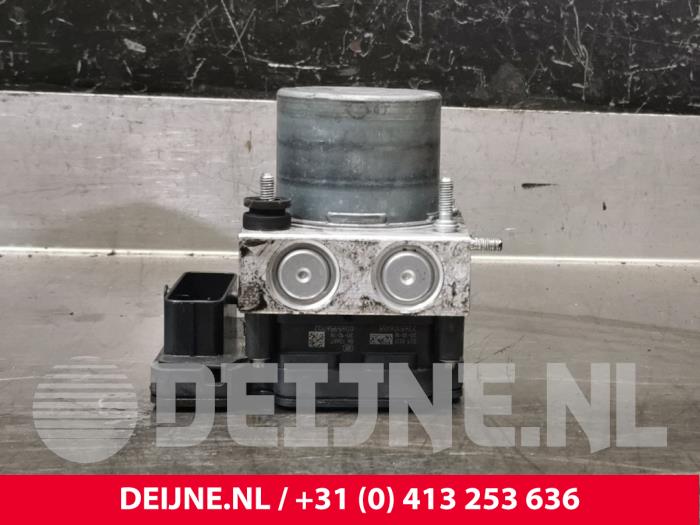 Begagnade ABS-pump Volkswagen Crafter (SY) 2.0 TDI FWD Pris € 363,00 Inklusive moms erbjuds av van Deijne Onderdelen Uden B.V.