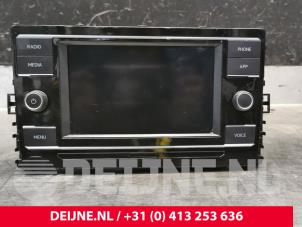 Used Display Multi Media control unit Volkswagen Crafter (SY) 2.0 TDI Price € 605,00 Inclusive VAT offered by van Deijne Onderdelen Uden B.V.