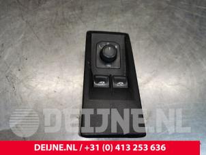 Used Electric window switch Volkswagen Crafter (SY) 2.0 TDI Price € 36,30 Inclusive VAT offered by van Deijne Onderdelen Uden B.V.