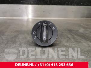 Used Light switch Volkswagen Crafter (SY) 2.0 TDI Price € 30,25 Inclusive VAT offered by van Deijne Onderdelen Uden B.V.