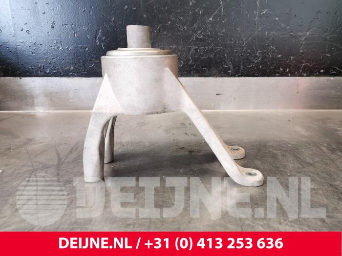Gebrauchte Motorlager Volkswagen Transporter T6 2.0 TDI 150 Preis € 42,35 Mit Mehrwertsteuer angeboten von van Deijne Onderdelen Uden B.V.