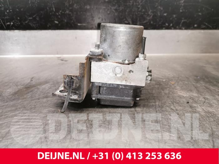 Begagnade ABS-pump Nissan NV 200 (M20M) 1.5 dCi 86 Pris € 90,75 Inklusive moms erbjuds av van Deijne Onderdelen Uden B.V.
