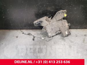 Used Adblue Tank Volkswagen Crafter (SY) 2.0 TDI Price € 423,50 Inclusive VAT offered by van Deijne Onderdelen Uden B.V.