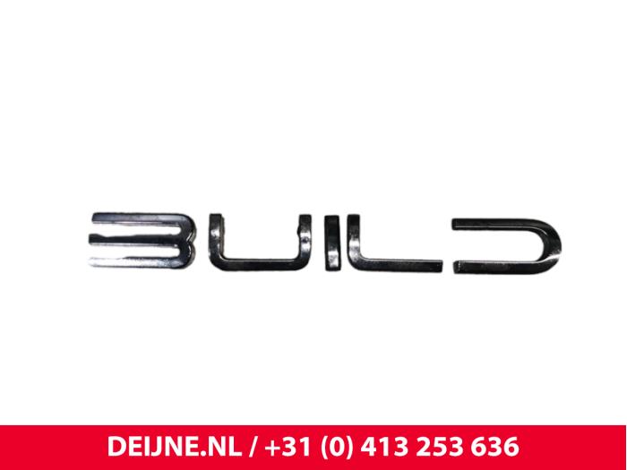 Używane Emblemat BYD Atto 3 60 kWh Cena € 60,50 Z VAT oferowane przez van Deijne Onderdelen Uden B.V.