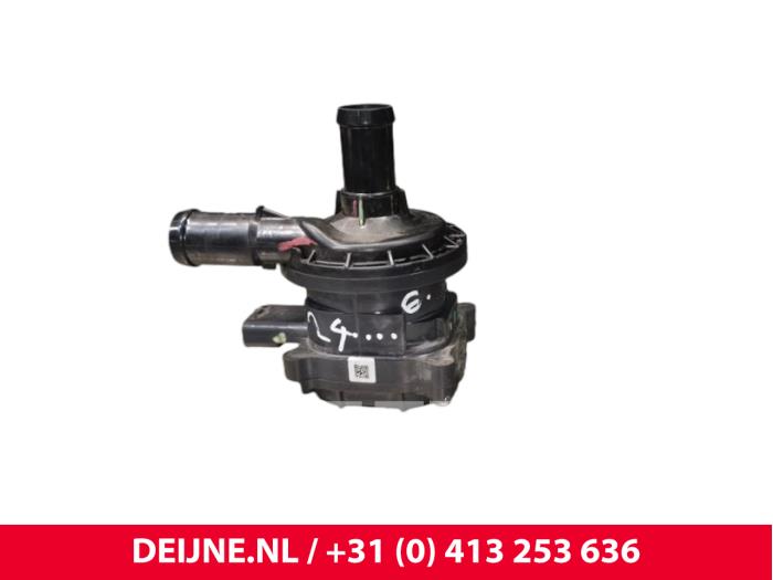 Begagnade Extra vattenpump BYD Atto 3 60 kWh Pris € 36,30 Inklusive moms erbjuds av van Deijne Onderdelen Uden B.V.