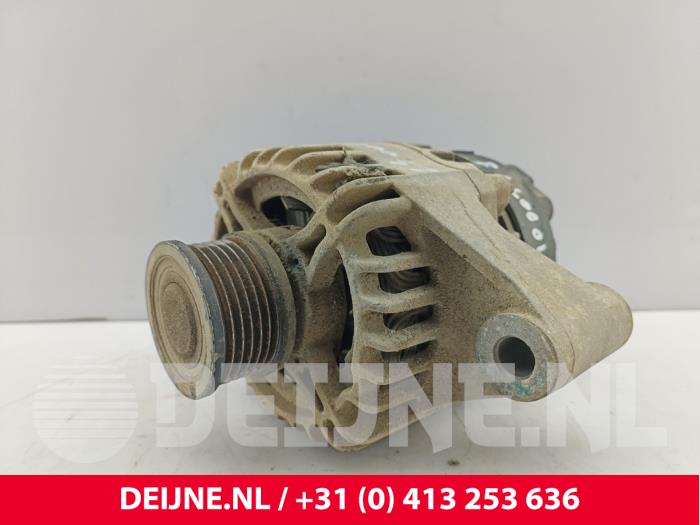 Usagé Dynamo Fiat Doblo Cargo (263) 1.6 D Multijet Prix € 36,30 Prix TTC proposé par van Deijne Onderdelen Uden B.V.