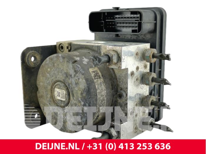 Usagé Bloc ABS Ford Transit Courier 1.5 TDCi 75 Prix € 242,00 Prix TTC proposé par van Deijne Onderdelen Uden B.V.