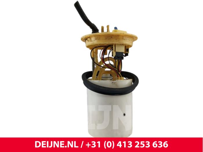 Usagé Pompe à carburant Volkswagen Caddy Cargo V (SBA/SBH) 2.0 TDI BlueMotionTechnology Prix € 72,60 Prix TTC proposé par van Deijne Onderdelen Uden B.V.