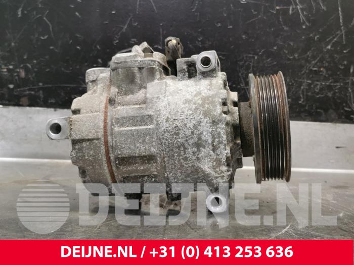 Usagé Pompe clim Porsche Cayenne (9PA) 3.2 V6 24V Prix € 190,00 Règlement à la marge proposé par van Deijne Onderdelen Uden B.V.