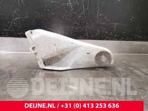 Used Engine mount Porsche Cayenne (9PA) 3.2 V6 24V Price € 35,00 Margin scheme offered by van Deijne Onderdelen Uden B.V.