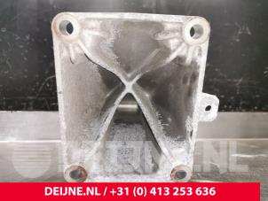Engine mount from a Porsche Cayenne (9PA) 3.2 V6 24V 2004