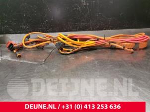 Usagé Câble haute tension Volvo V60 I (FW/GW) 2.4 D6 20V Plug-in Hybrid AWD Prix € 175,00 Règlement à la marge proposé par van Deijne Onderdelen Uden B.V.