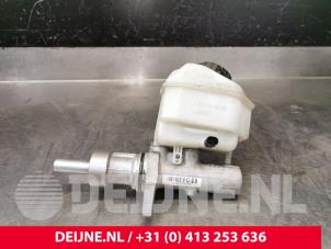 Używane Glówny cylinder hamulcowy Mercedes Sprinter 3t (906.61) 209 CDI 16V Cena € 48,40 Z VAT oferowane przez van Deijne Onderdelen Uden B.V.