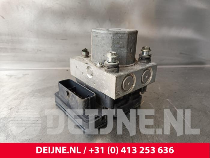 Begagnade ABS-pump Ford Transit Custom 2.0 TDCi 16V Eco Blue 130 Pris € 181,50 Inklusive moms erbjuds av van Deijne Onderdelen Uden B.V.