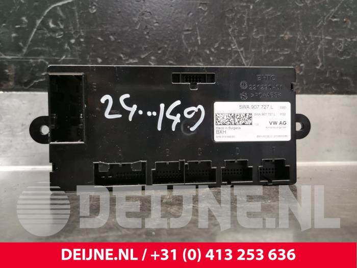 Używane Modul climatronic Volkswagen Caddy Cargo V (SBA/SBH) 2.0 TDI BlueMotionTechnology Cena € 108,90 Z VAT oferowane przez van Deijne Onderdelen Uden B.V.