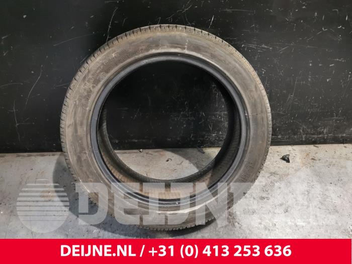 Używane Opona Cena € 40,00 Procedura marży oferowane przez van Deijne Onderdelen Uden B.V.