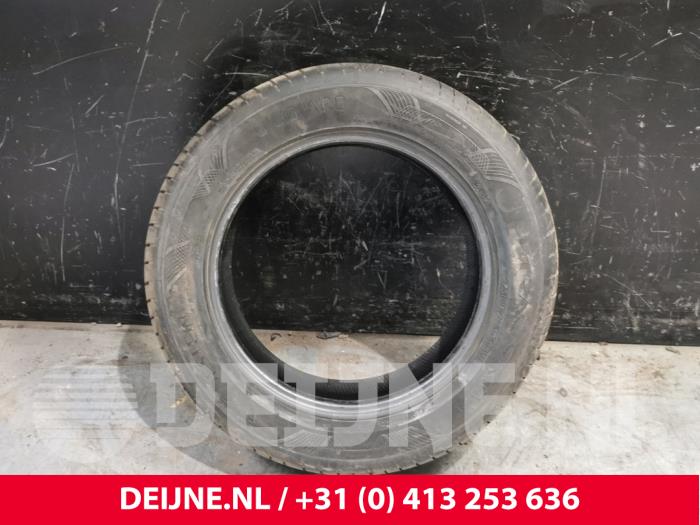 Używane Opona Cena € 50,00 Procedura marży oferowane przez van Deijne Onderdelen Uden B.V.