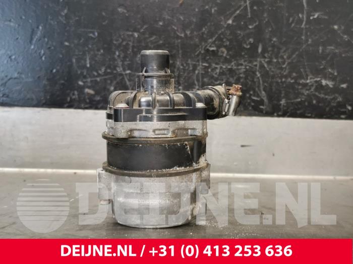 Begagnade Vattenpump Volvo V60 I (FW/GW) 2.4 D6 20V Plug-in Hybrid AWD Pris € 100,00 Marginaltabell erbjuds av van Deijne Onderdelen Uden B.V.