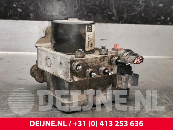 Begagnade ABS-pump Volkswagen Caddy III (2KA,2KH,2CA,2CH) 1.9 TDI Pris € 151,25 Inklusive moms erbjuds av van Deijne Onderdelen Uden B.V.