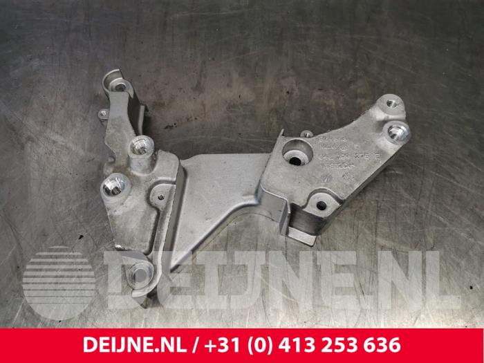 Used Engine mount Volkswagen Multivan T7 1.4 eHybrid 16V Price € 36,30 Inclusive VAT offered by van Deijne Onderdelen Uden B.V.