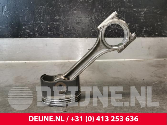 Usagé Bielle Volkswagen Caddy Cargo V (SBA/SBH) 2.0 TDI BlueMotionTechnology Prix € 121,00 Prix TTC proposé par van Deijne Onderdelen Uden B.V.