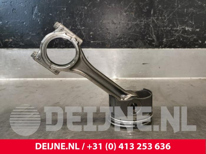 Usagé Bielle Volkswagen Caddy Cargo V (SBA/SBH) 2.0 TDI BlueMotionTechnology Prix € 121,00 Prix TTC proposé par van Deijne Onderdelen Uden B.V.
