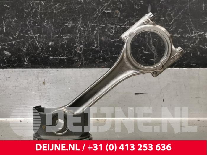 Usagé Bielle Volkswagen Caddy Cargo V (SBA/SBH) 2.0 TDI BlueMotionTechnology Prix € 121,00 Prix TTC proposé par van Deijne Onderdelen Uden B.V.