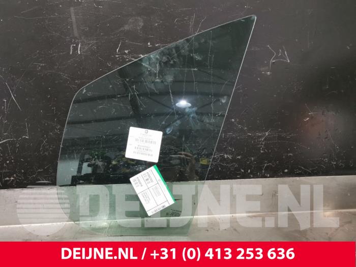 Nuevos Ventanilla triangular izquierda delante Opel Vivaro Precio € 90,75 IVA incluido ofrecido por van Deijne Onderdelen Uden B.V.