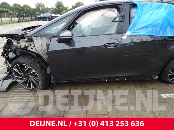 Usados Ventanilla triangular izquierda delante Cupra Born 58 Precio € 90,75 IVA incluido ofrecido por van Deijne Onderdelen Uden B.V.