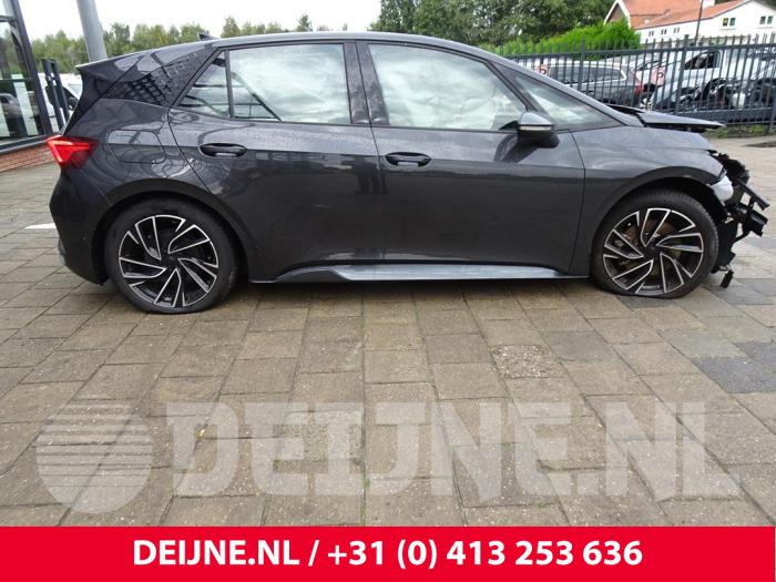 Usados Ventanilla triangular derecha delante Cupra Born 58 Precio € 90,75 IVA incluido ofrecido por van Deijne Onderdelen Uden B.V.
