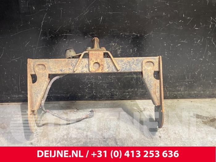 Begagnade Dragkrok Ford Transit Custom 2.2 TDCi 16V Pris € 121,00 Inklusive moms erbjuds av van Deijne Onderdelen Uden B.V.