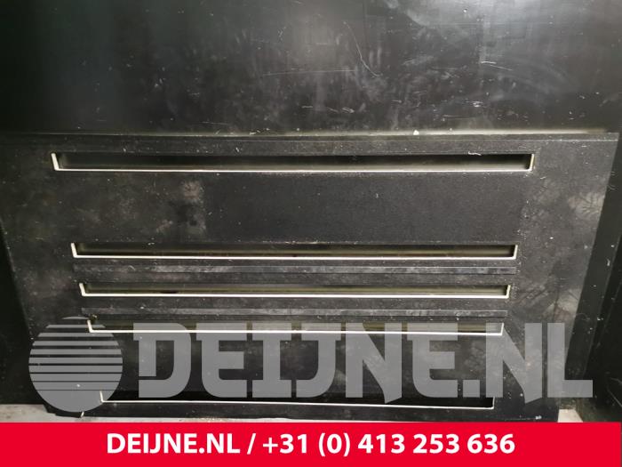 Usados Suelo maletero Citroen Jumpy 2.0 Blue HDI 180 Precio € 96,80 IVA incluido ofrecido por van Deijne Onderdelen Uden B.V.