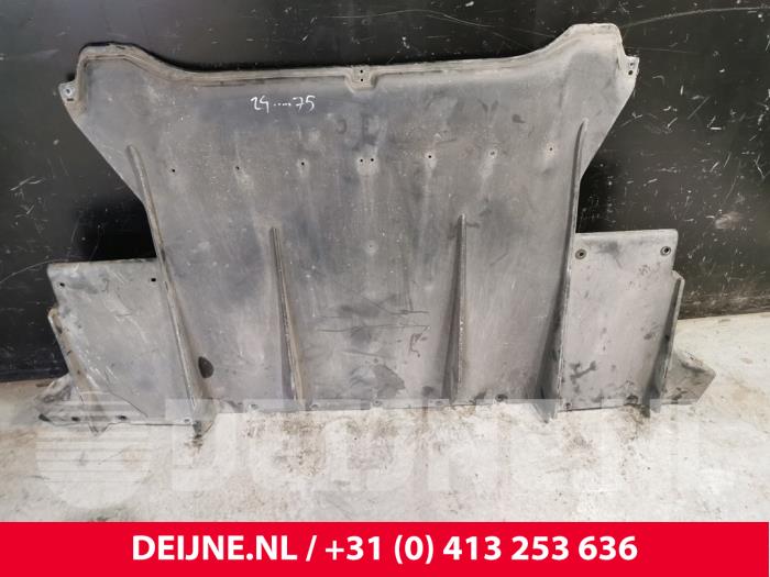 Usados Parachoque placa base Tesla Model X EV AWD Precio € 181,50 IVA incluido ofrecido por van Deijne Onderdelen Uden B.V.