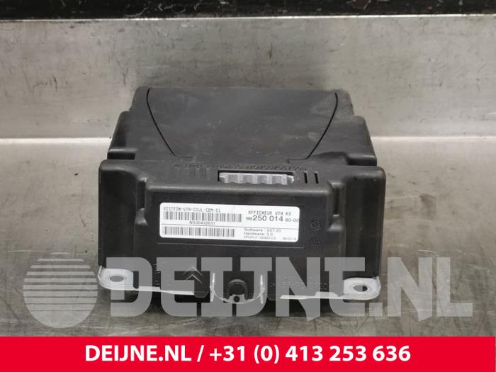 Gebrauchte Frontscheibenanzeige Citroen Jumpy 2.0 Blue HDI 180 Preis € 290,40 Mit Mehrwertsteuer angeboten von van Deijne Onderdelen Uden B.V.