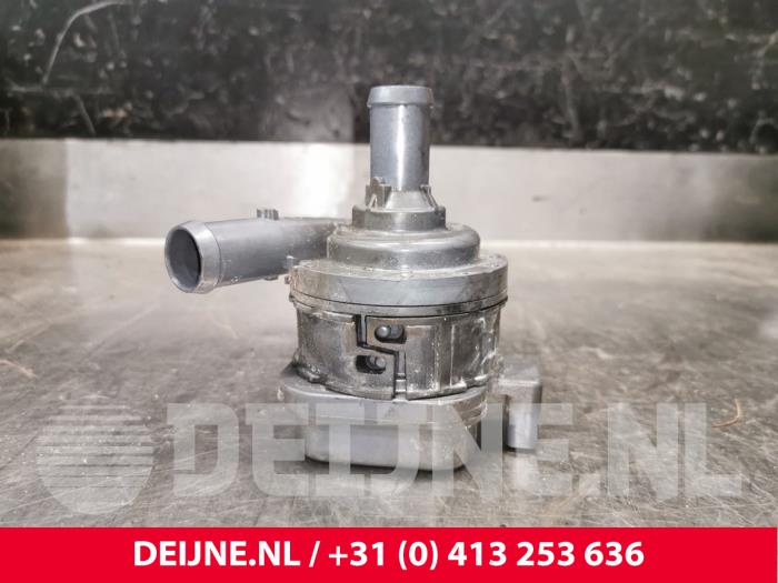 Begagnade Vattenpump Volvo V60 II (ZW) 2.0 B3 16V Mild Hybrid Pris € 190,00 Marginaltabell erbjuds av van Deijne Onderdelen Uden B.V.