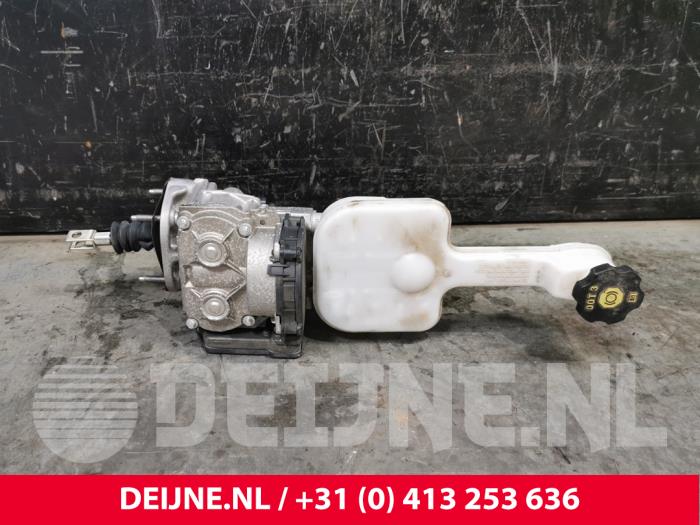 Usagé Servo frein Tesla Model X EV AWD Prix € 484,00 Prix TTC proposé par van Deijne Onderdelen Uden B.V.
